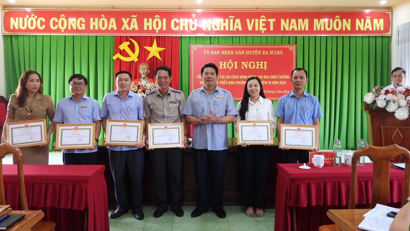 UBND huyện Ea H’Leo tổng kết công tác cải cách hành chính, thi đua khen thưởng năm 2023